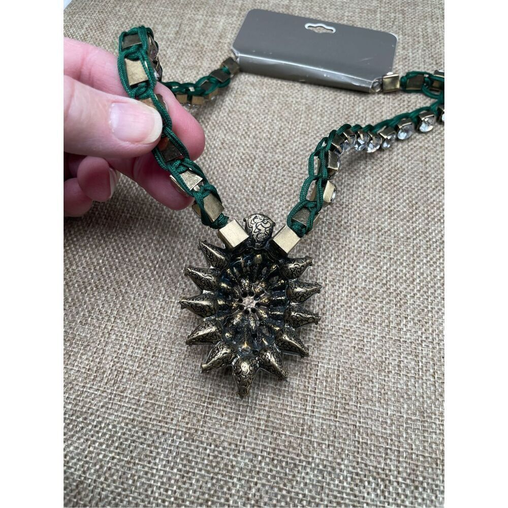 New Natasha Necklace Emerald Green with large Rhinestones Statement Piece - Picture 5 of 9